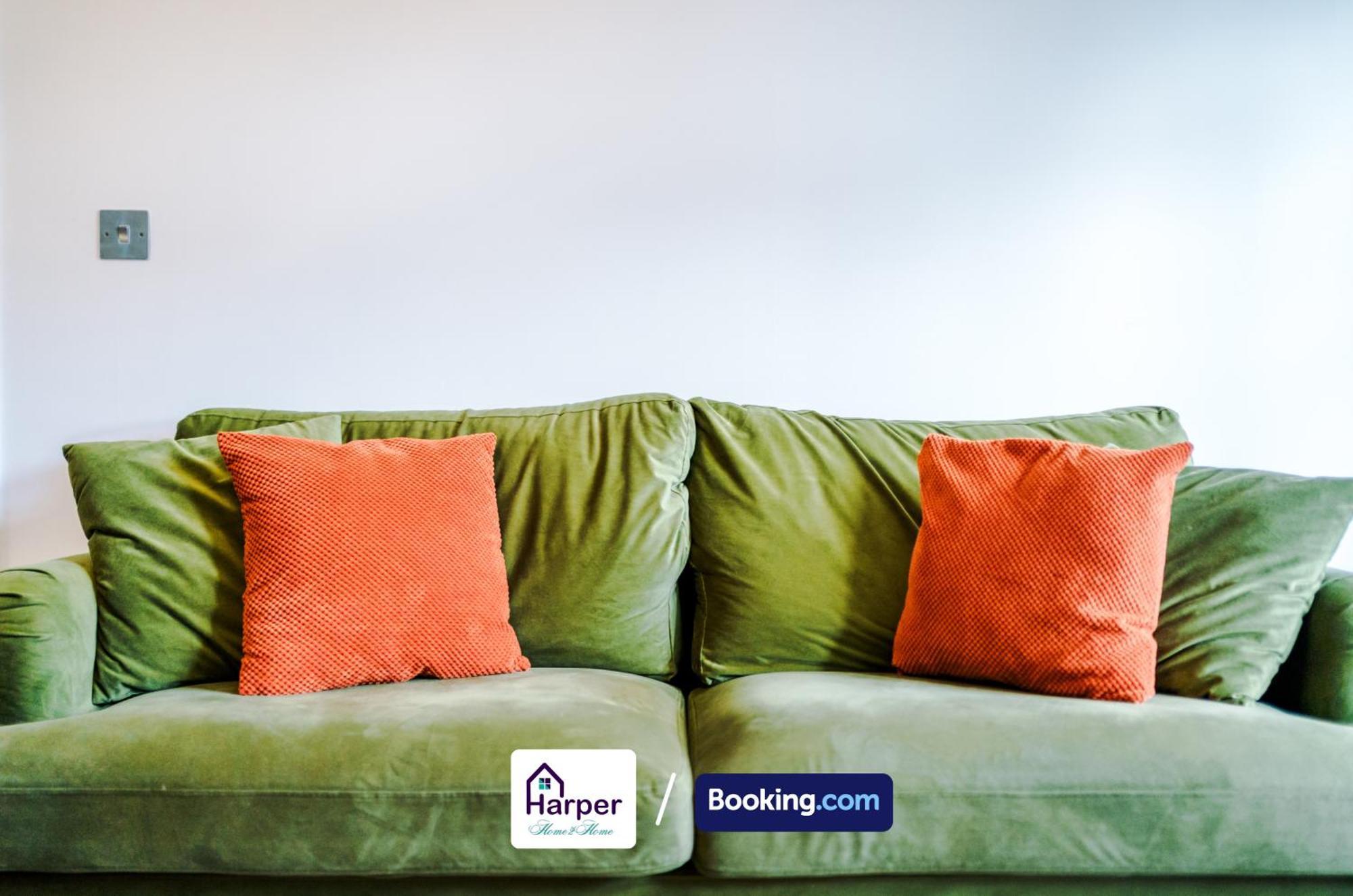 4 Bedroom By Harperletting Short Lets & Serviced Accommodation Chester With Detached Games Room Drive Long Or Short Stays Christleton Exteriér fotografie